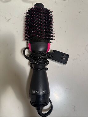 Revlon Black and Pink One-Step Round Hot Air Brush